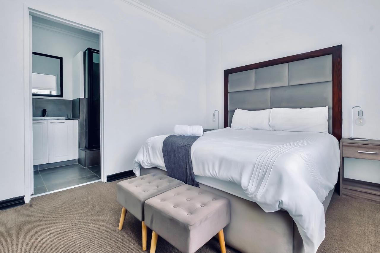 2 Bedroom 2 Bath Luxury - Sandton Cbd ヨハネスブルグ エクステリア 写真